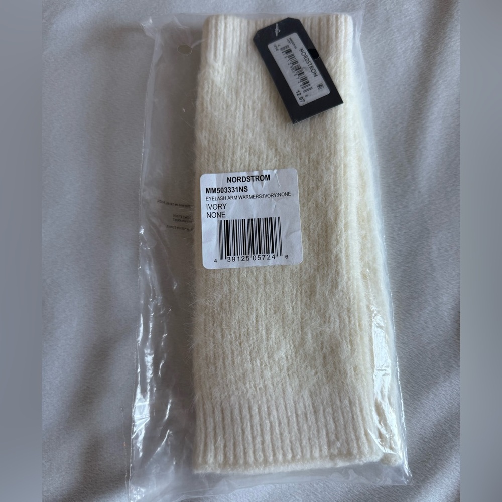 Melrose & Market Ivory Eyelash Arm Warmers